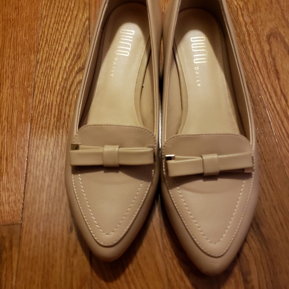 Pink leather low heel pumps - Picture 1 of 3